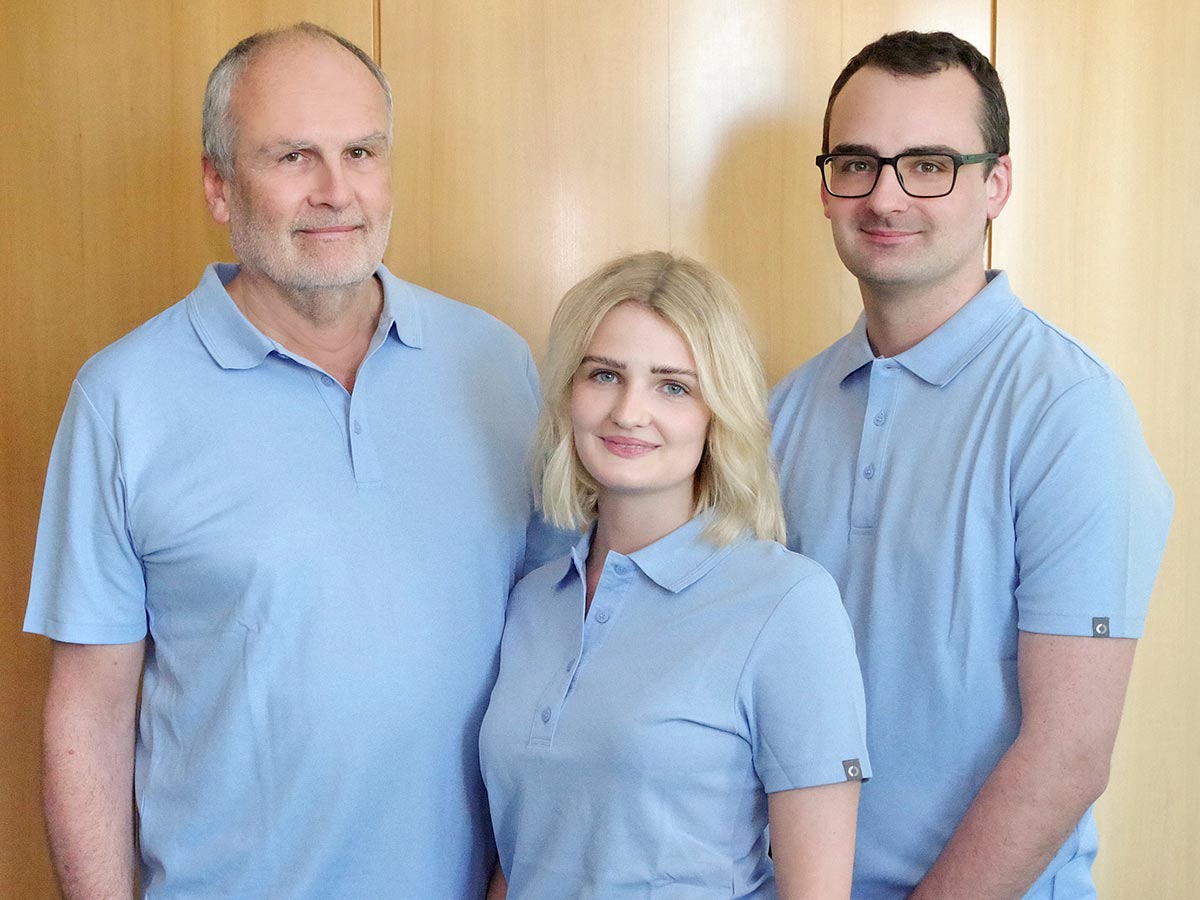 Das Team: Dr. med.univ.<br />
Wolfgang Schedai, Dr. med.dent.<br />
Frederic Schedai und Dr. med.dent.<br />
Marie-Christine Schedai