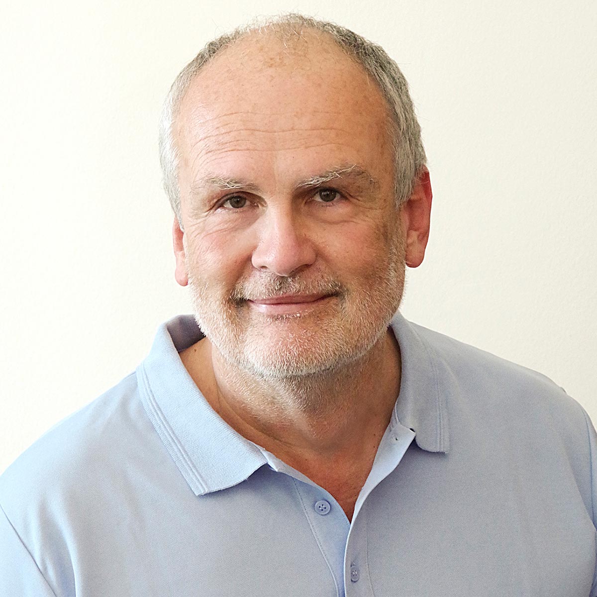 Dr. med.univ.<br />
Wolfgang Schedai